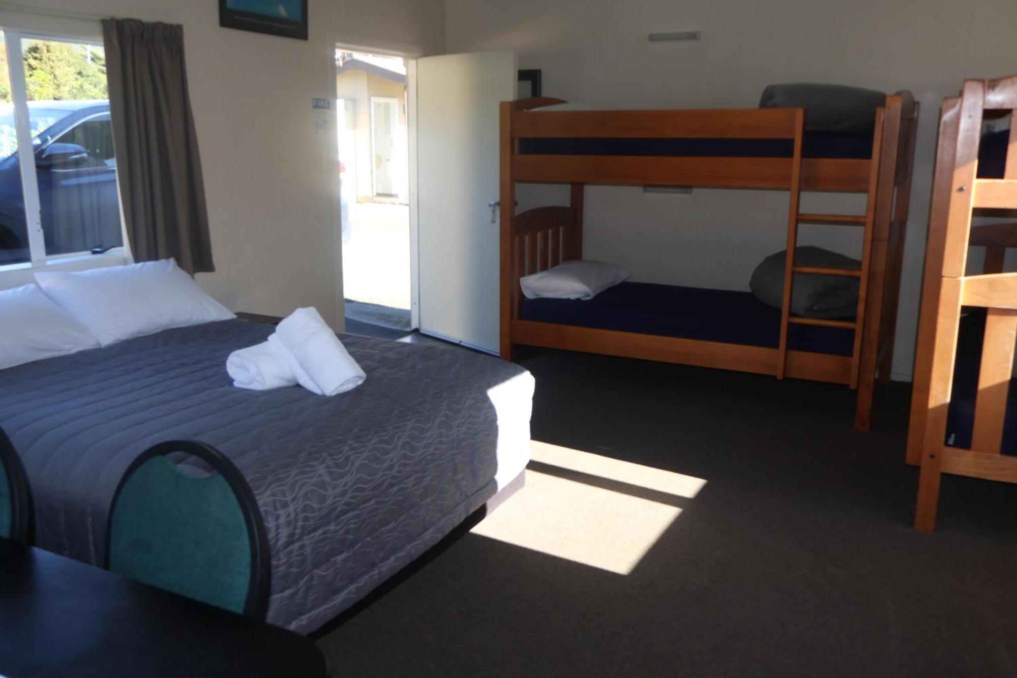 Pohara Beach Top 10 Holiday Park 외부 사진